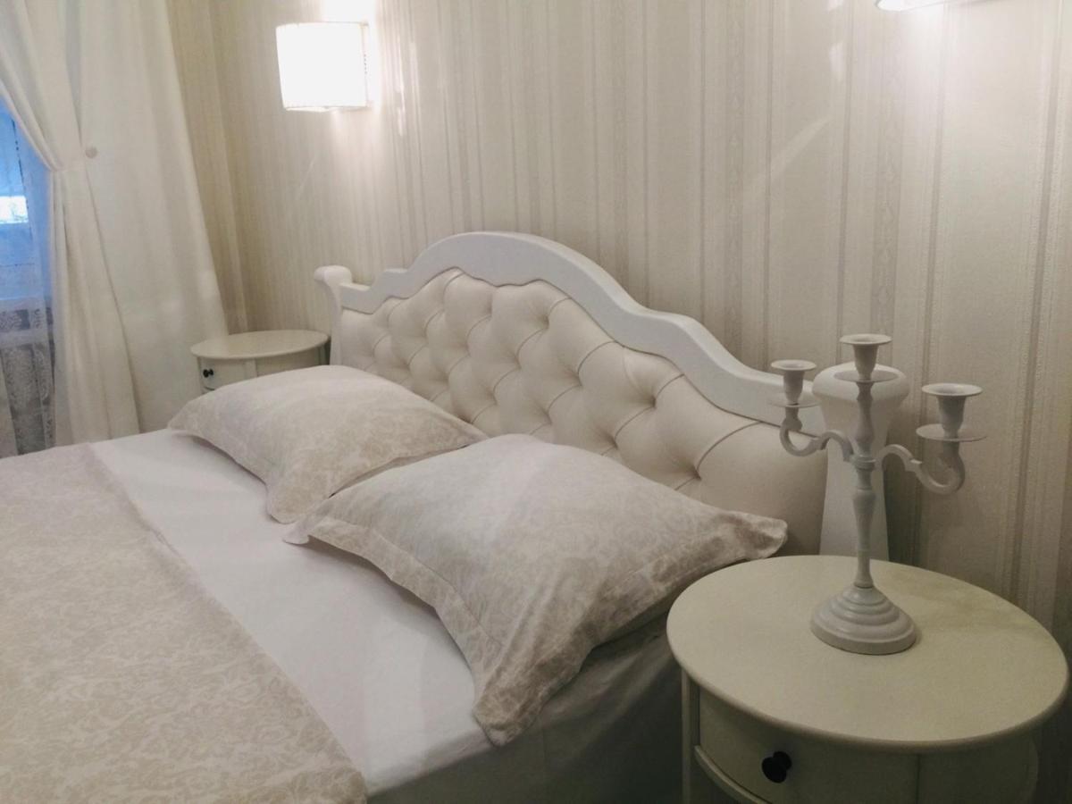 Classic Apartment Boryspilʼ Buitenkant foto