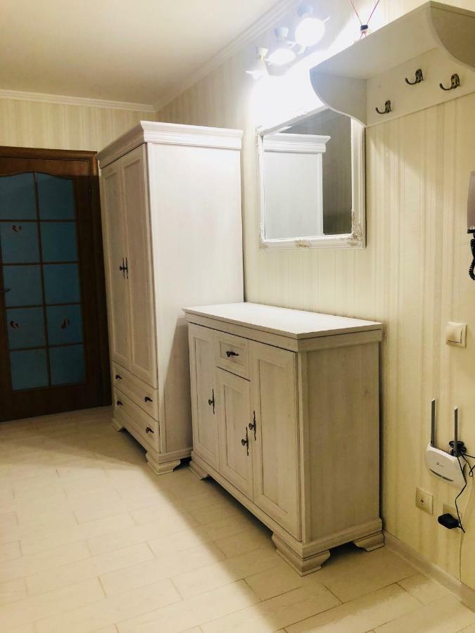Classic Apartment Boryspilʼ Buitenkant foto