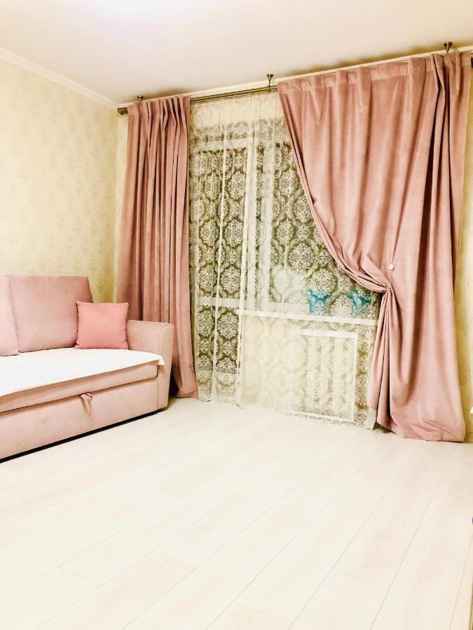 Classic Apartment Boryspilʼ Buitenkant foto